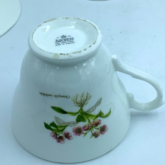 Two Duchess English Bone China Teacups & Saucers - Picture 4 of 14